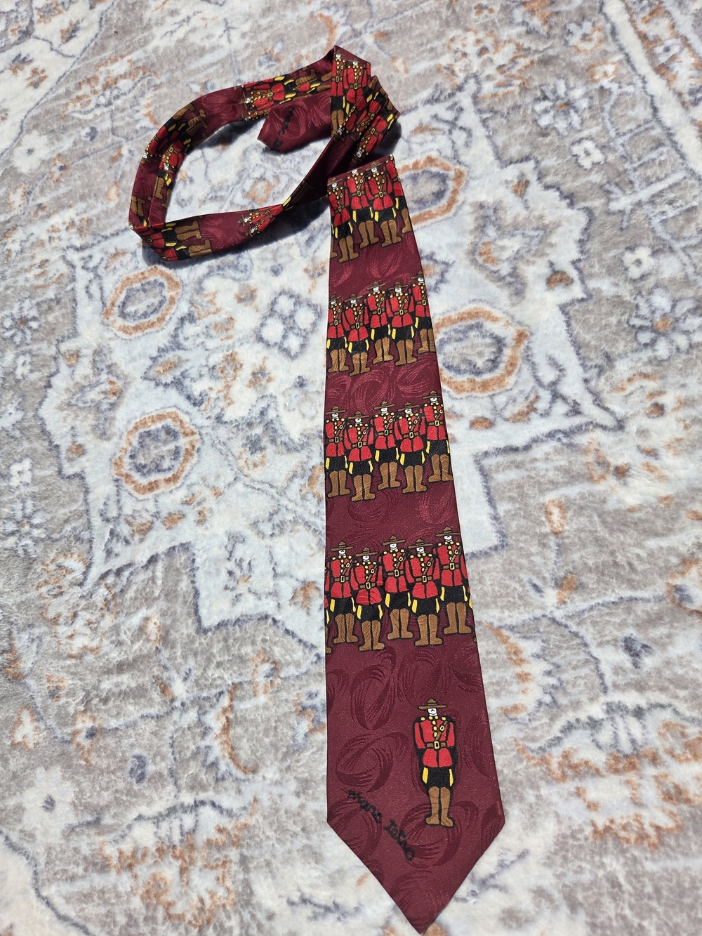 Men's Burgundy Novelty Tie with Red Mountie Police RCMP - Picture 1 of 4